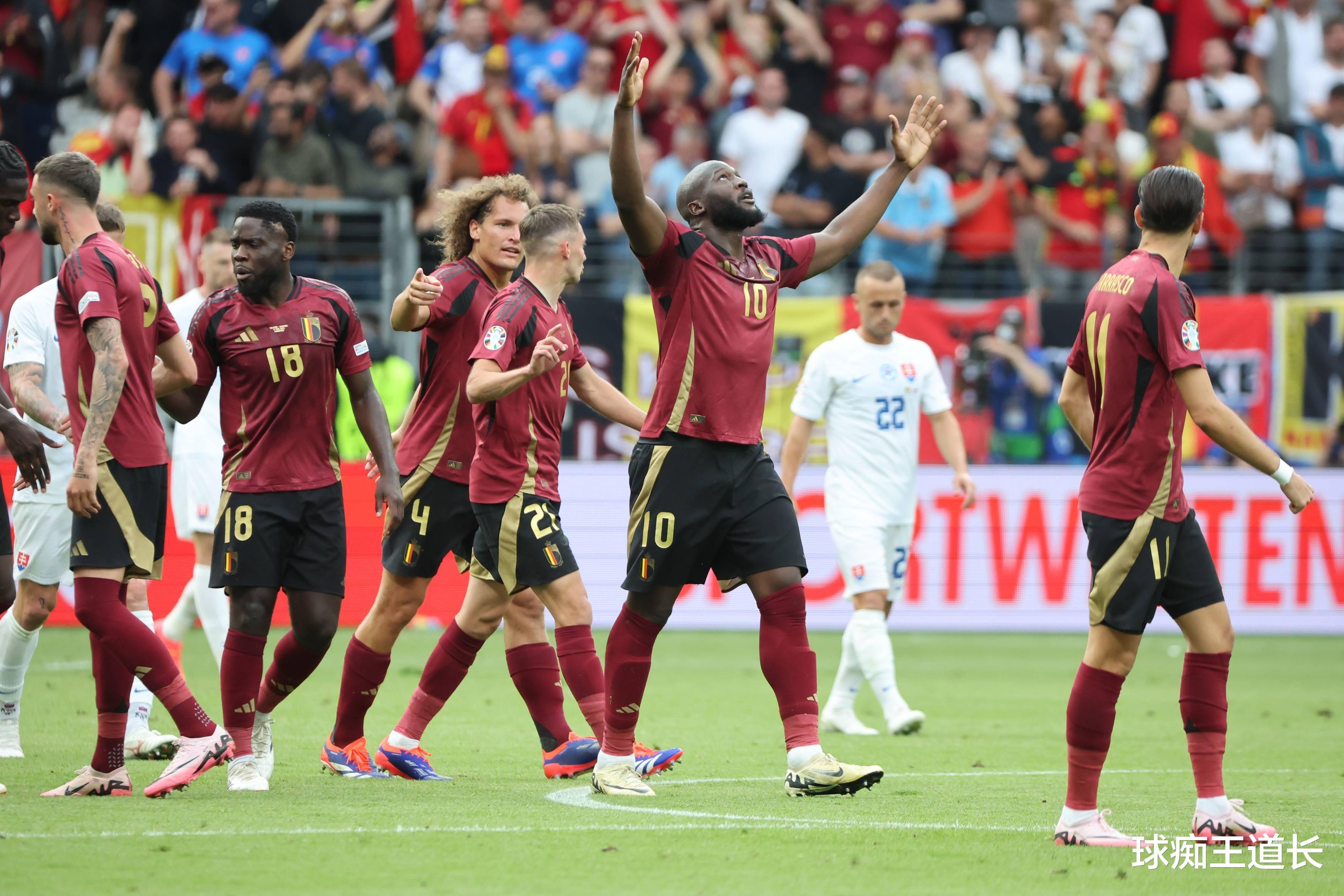 包含欧预赛战况回顾：激烈角逐，全力以赴的词条